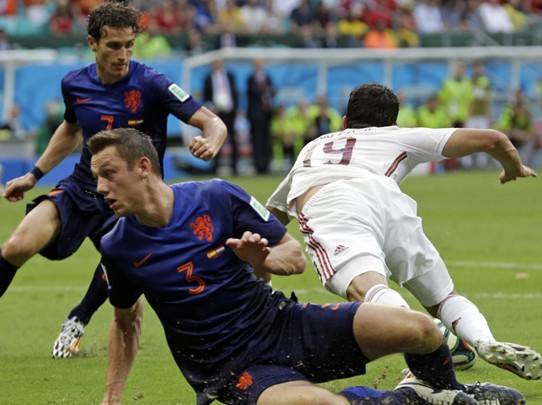 西班牙和荷兰-西班牙和荷兰足球哪个强